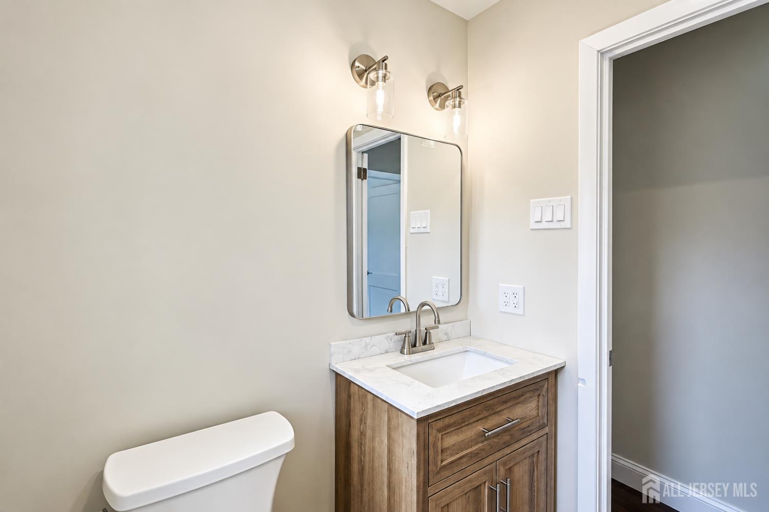 856 E Concourse Aberdeen NJ 07735