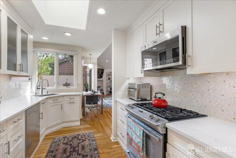 198 Sayre Drive Plainsboro NJ 08540