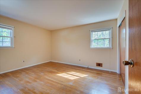 106 Winding Road Iselin NJ 08830