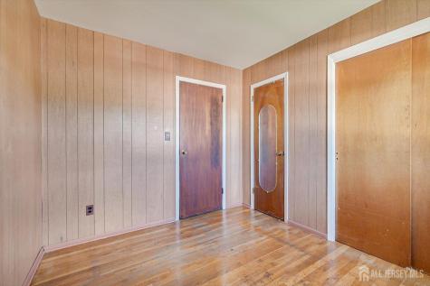 106 Winding Road Iselin NJ 08830