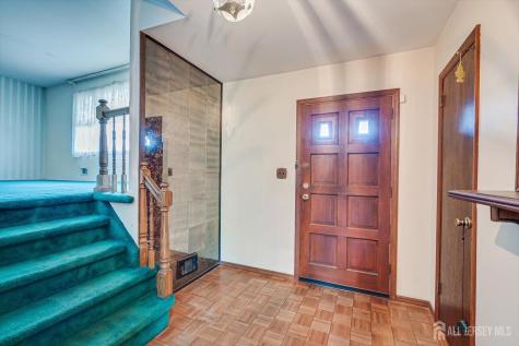 106 Winding Road Iselin NJ 08830