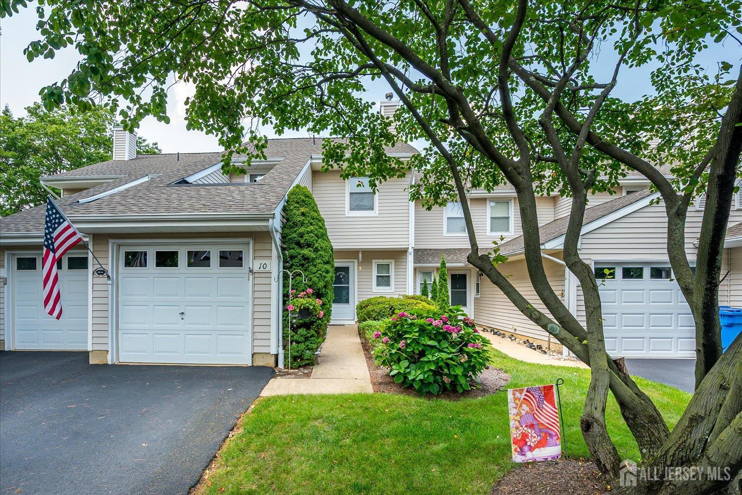 10 Woodmere Drive Sayreville NJ 08859