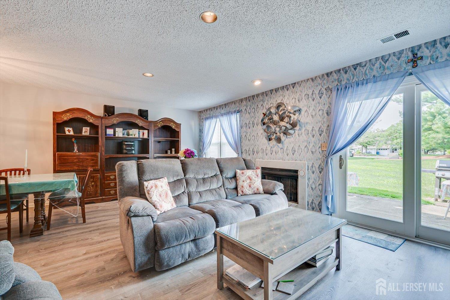 10 Woodmere Drive Sayreville NJ 08859