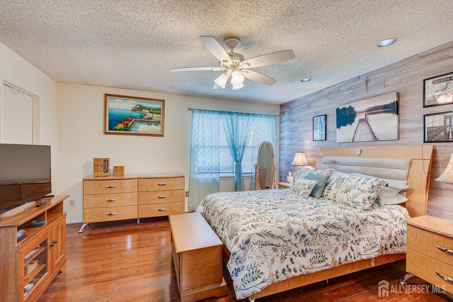 10 Woodmere Drive Sayreville NJ 08859