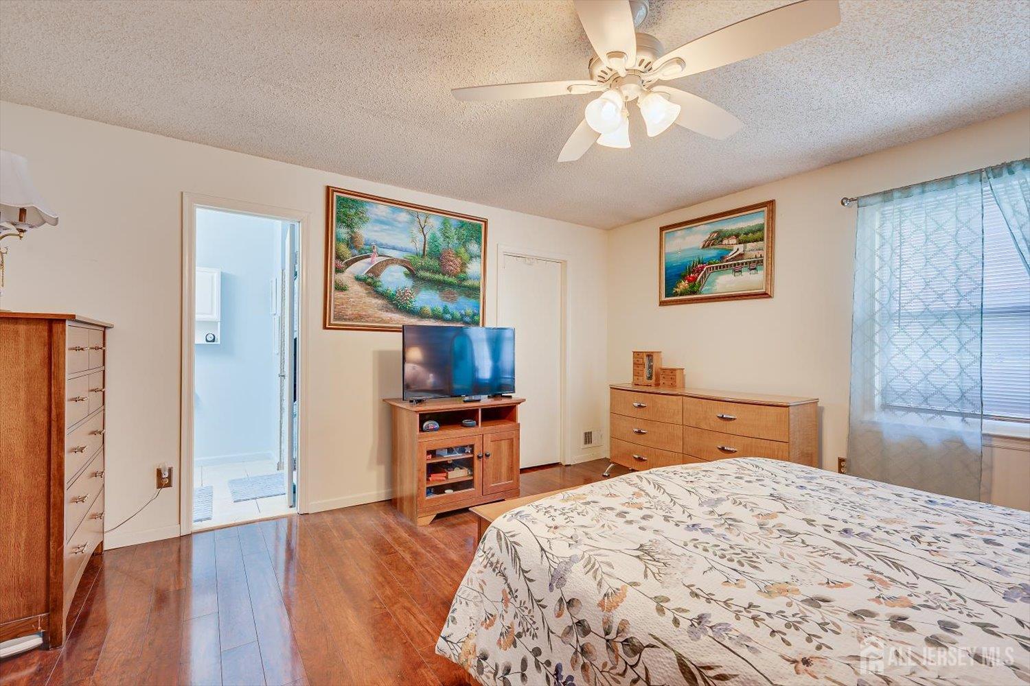 10 Woodmere Drive Sayreville NJ 08859