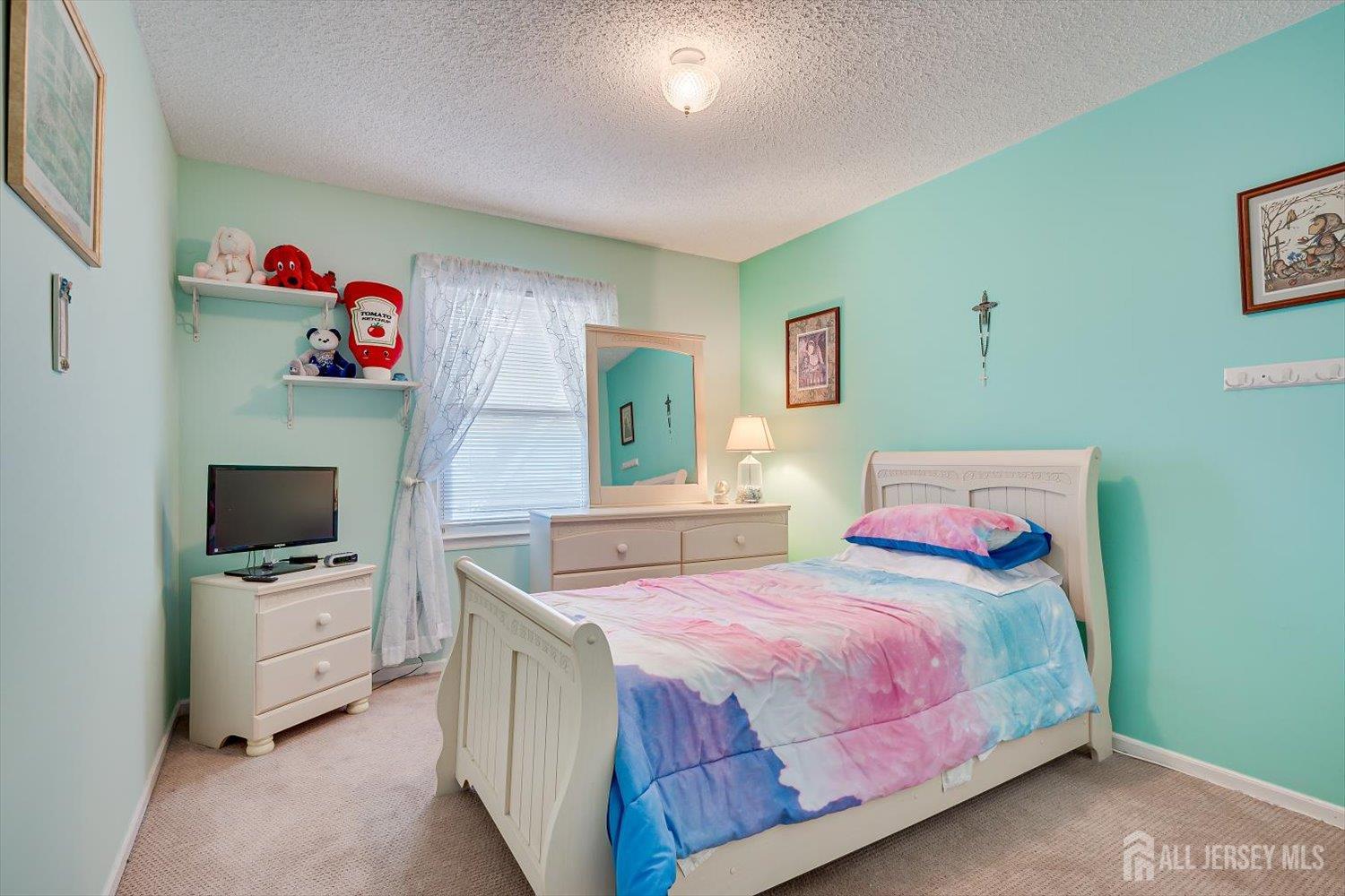 10 Woodmere Drive Sayreville NJ 08859