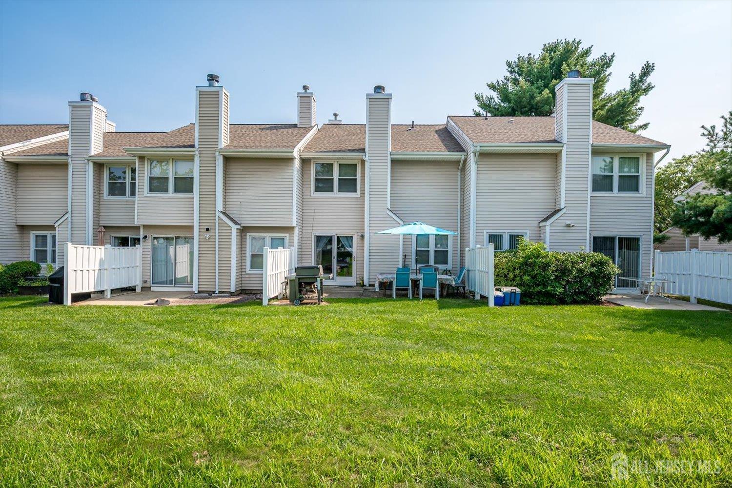 10 Woodmere Drive Sayreville NJ 08859