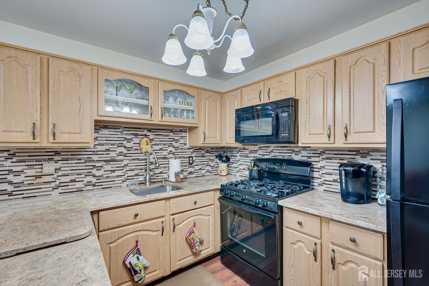 10 Woodmere Drive Sayreville NJ 08859