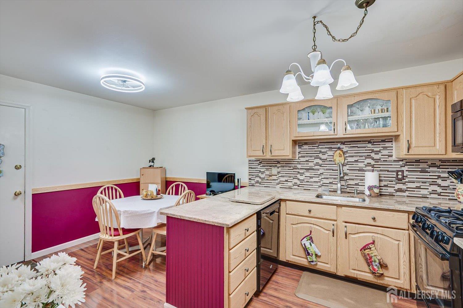 10 Woodmere Drive Sayreville NJ 08859