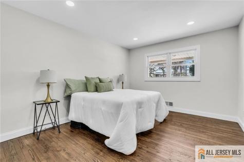 27 Sheppard Place Edison NJ 08817