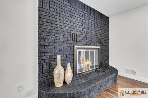 27 Sheppard Place Edison NJ 08817
