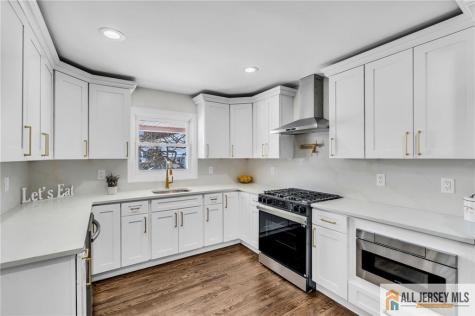 27 Sheppard Place Edison NJ 08817