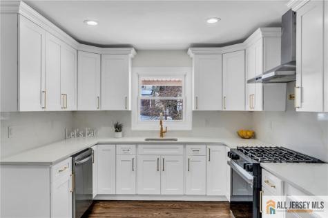 27 Sheppard Place Edison NJ 08817