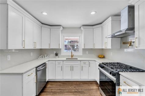 27 Sheppard Place Edison NJ 08817