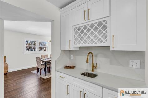 27 Sheppard Place Edison NJ 08817
