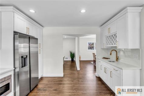 27 Sheppard Place Edison NJ 08817