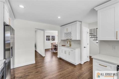 27 Sheppard Place Edison NJ 08817