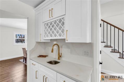 27 Sheppard Place Edison NJ 08817
