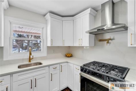 27 Sheppard Place Edison NJ 08817