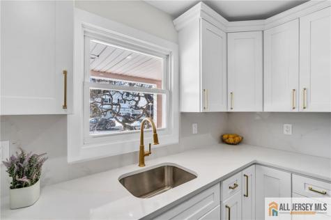 27 Sheppard Place Edison NJ 08817