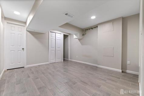 496 Westgate Drive Edison NJ 08820