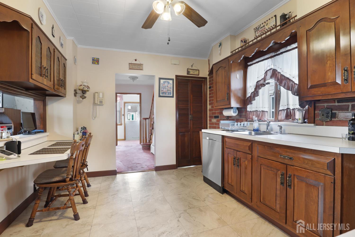 27 Hermann Avenue Carteret NJ 07008