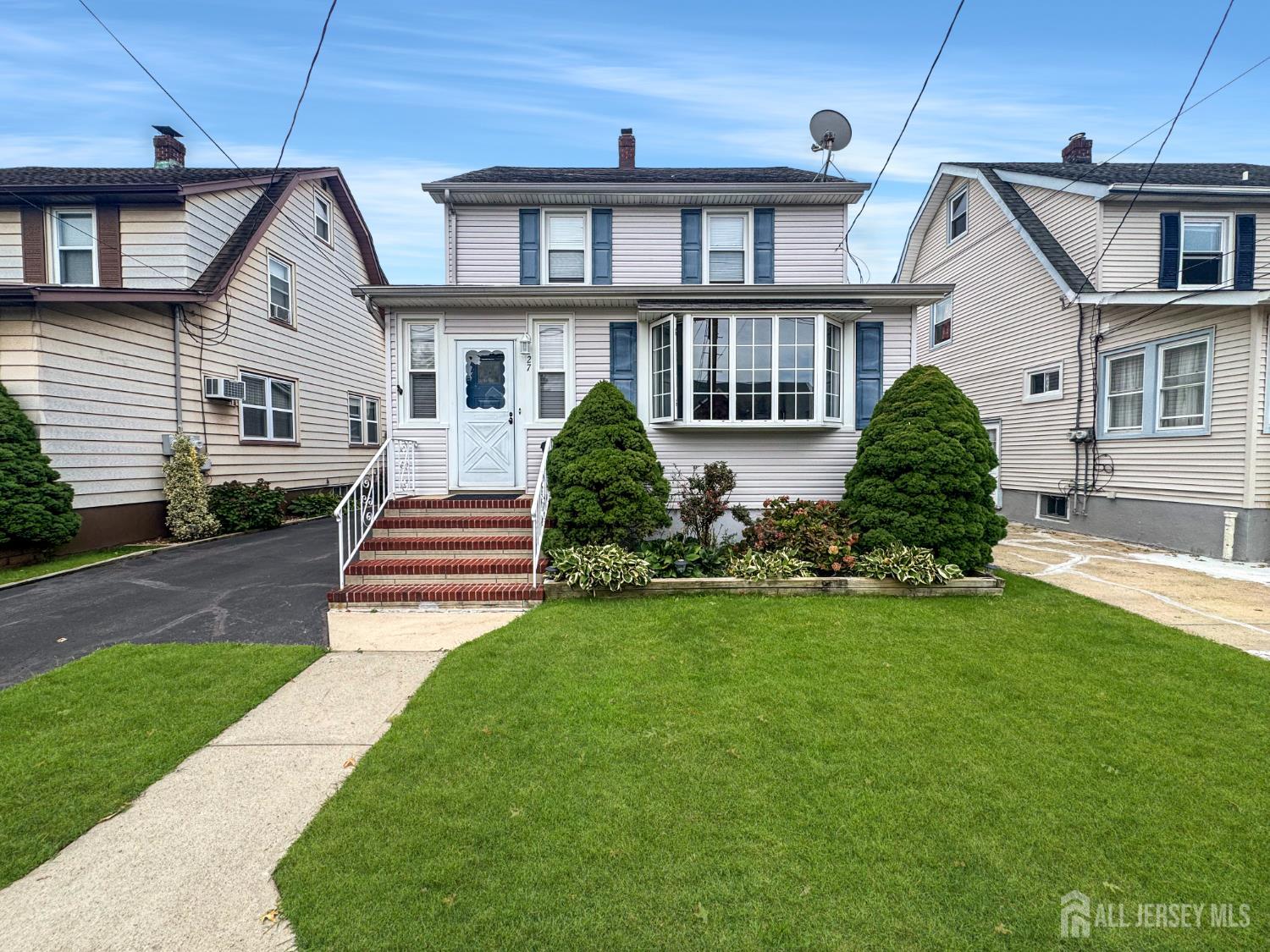 27 Hermann Avenue Carteret NJ 07008
