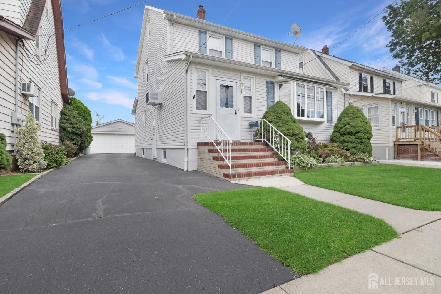 27 Hermann Avenue Carteret NJ 07008