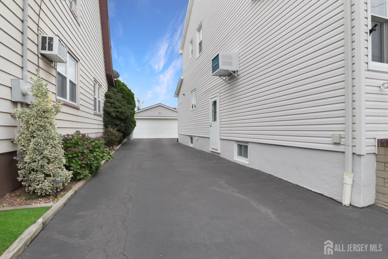 27 Hermann Avenue Carteret NJ 07008