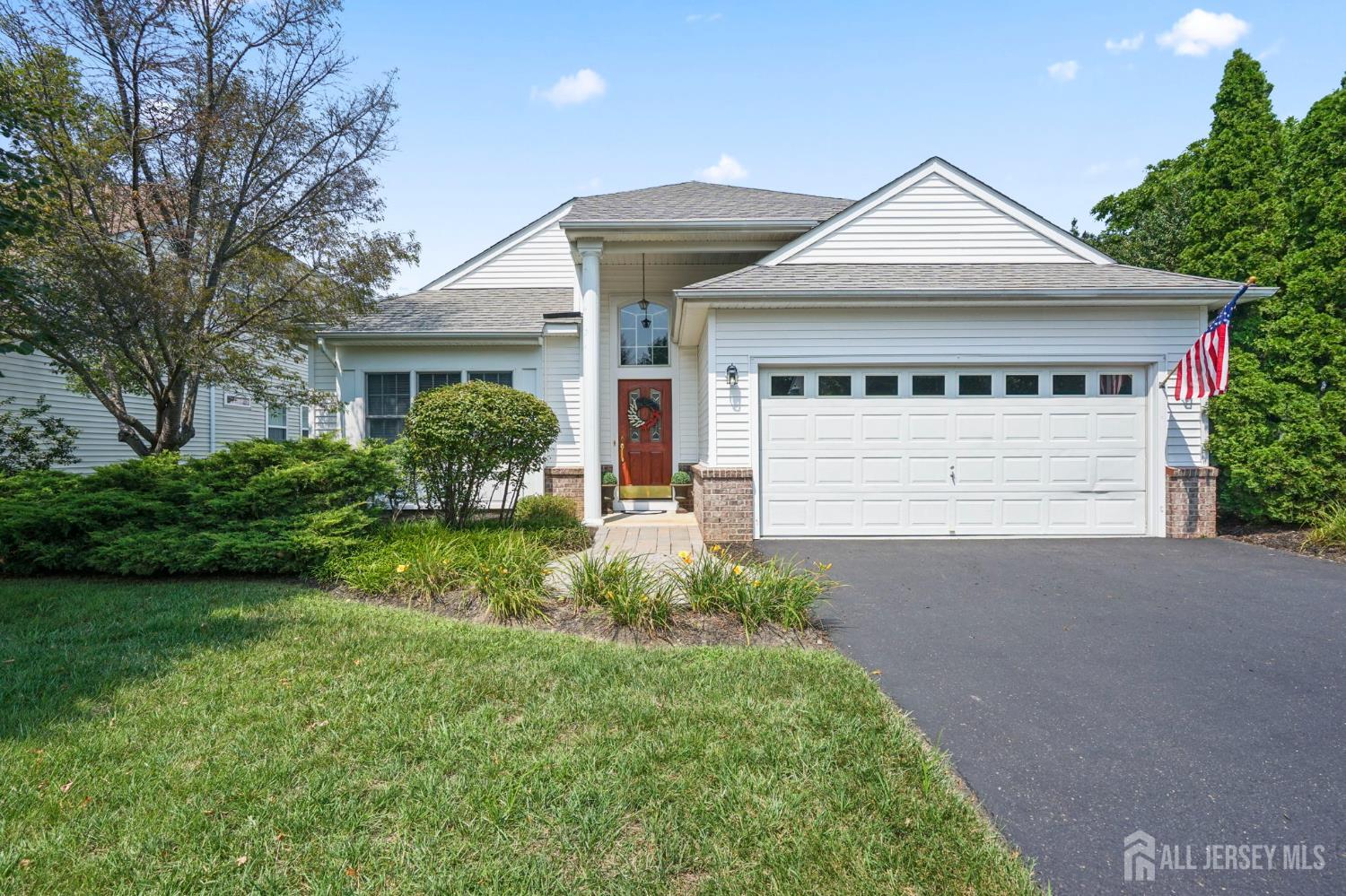 52 Vineyard Court Monroe NJ 08831