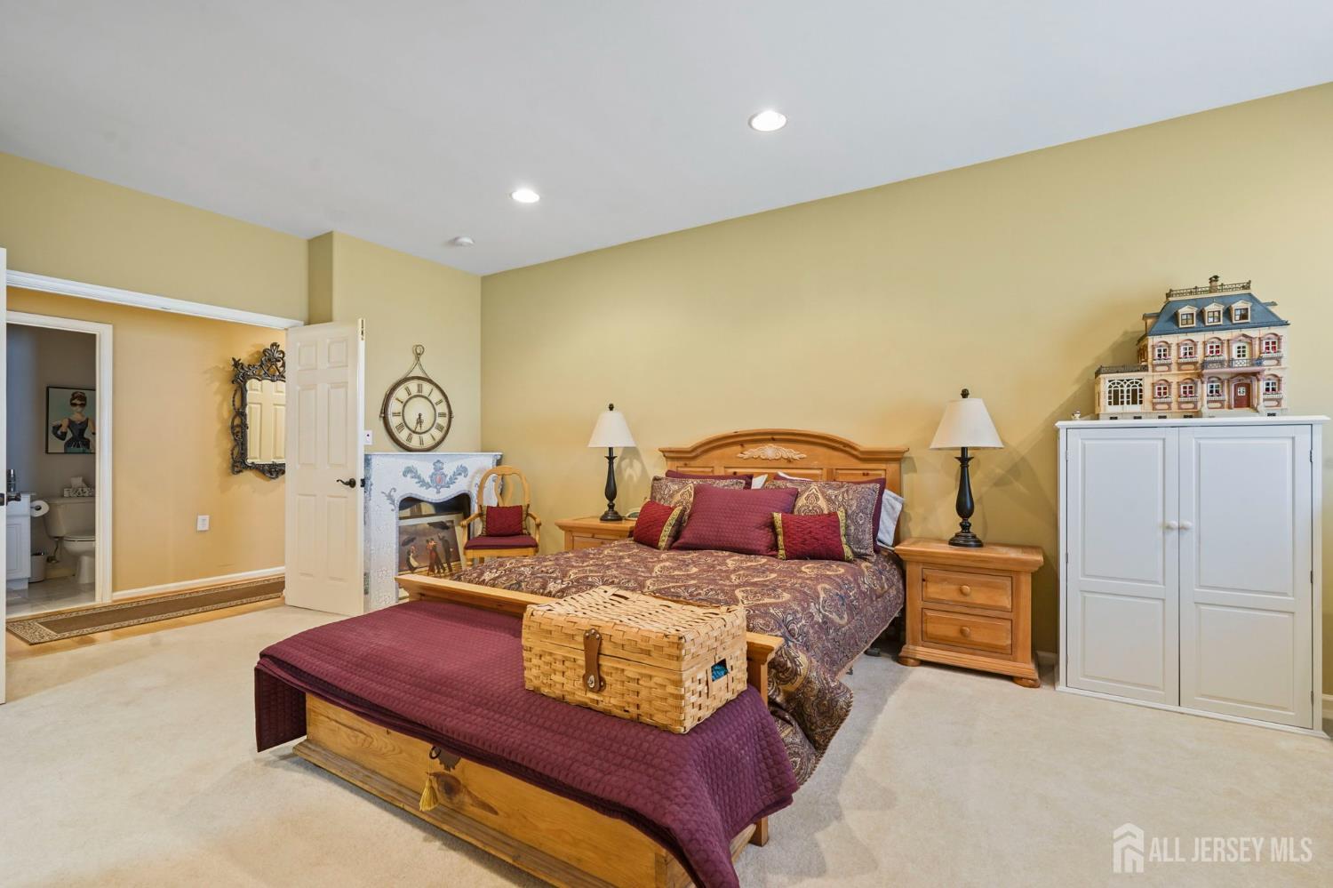 52 Vineyard Court Monroe NJ 08831