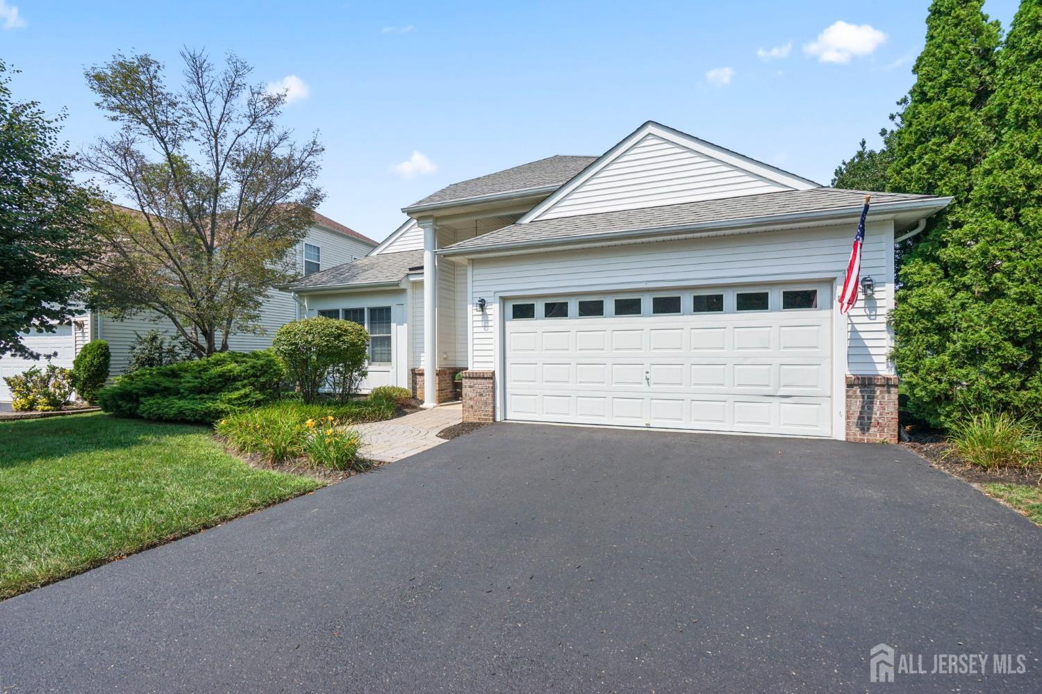 52 Vineyard Court Monroe NJ 08831