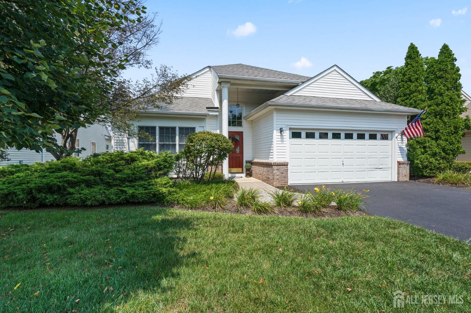 52 Vineyard Court Monroe NJ 08831
