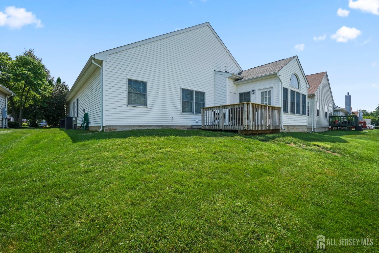 52 Vineyard Court Monroe NJ 08831