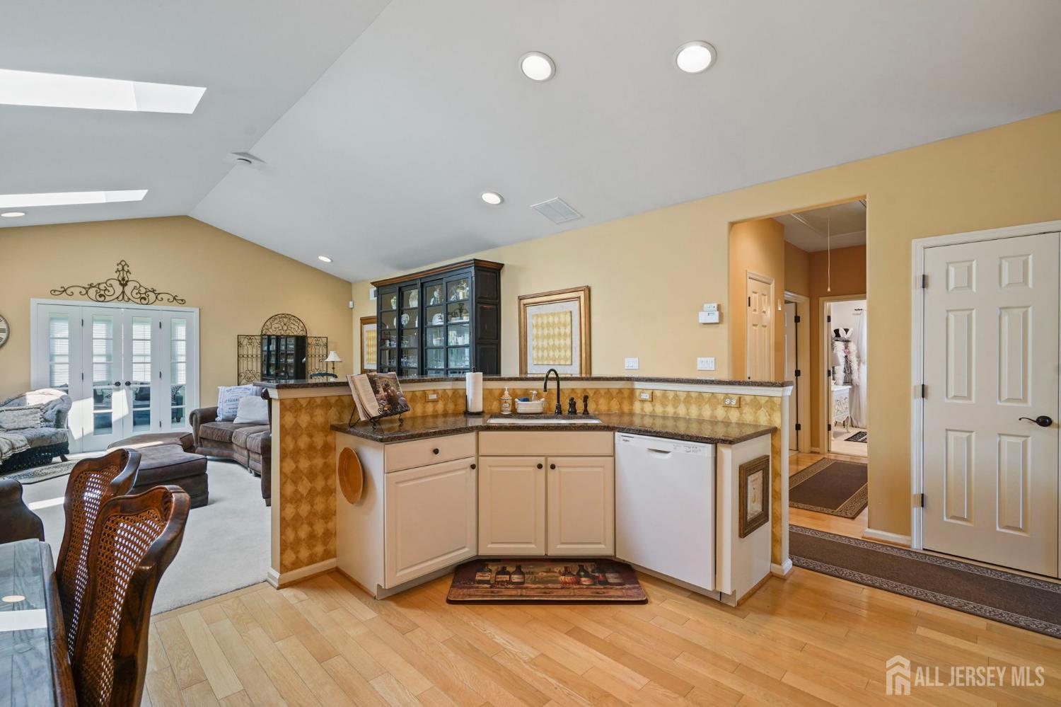 52 Vineyard Court Monroe NJ 08831