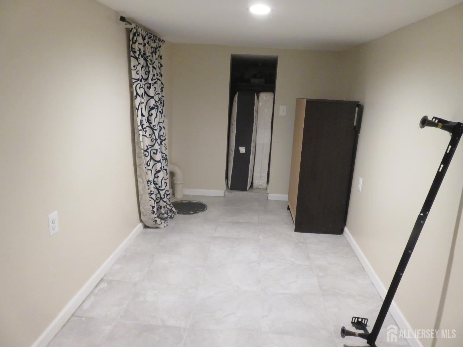 561 Neville Street Perth Amboy NJ 08861