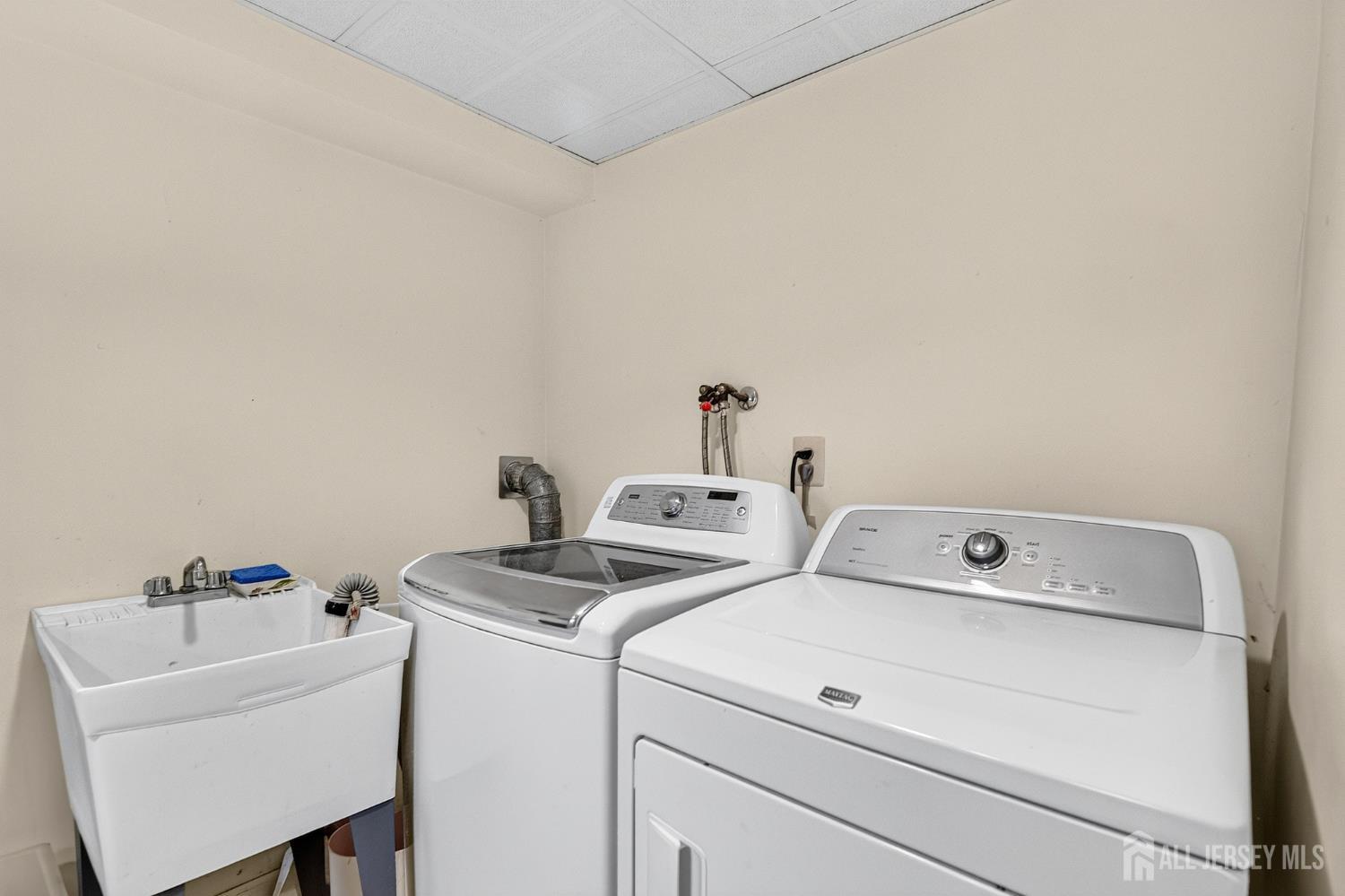 38 Sherwood Avenue East Brunswick NJ 08816