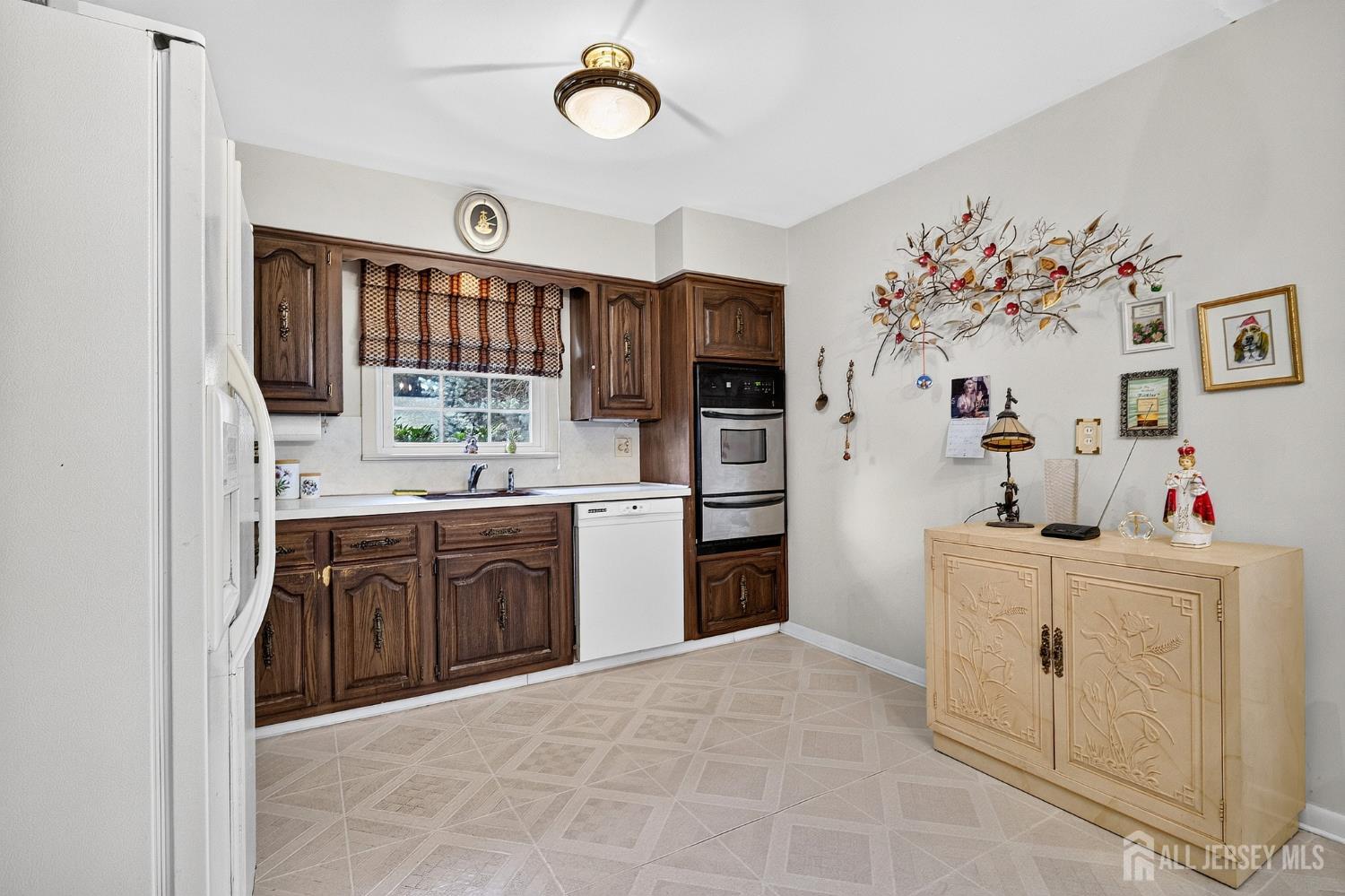 38 Sherwood Avenue East Brunswick NJ 08816