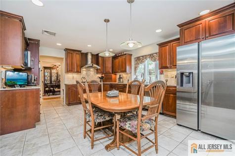 27 Woodmere Road North Brunswick NJ 08902