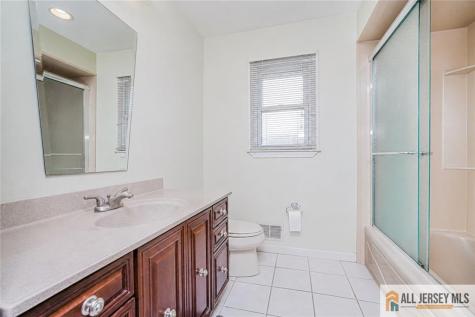 27 Woodmere Road North Brunswick NJ 08902