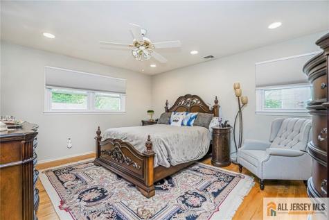 27 Woodmere Road North Brunswick NJ 08902