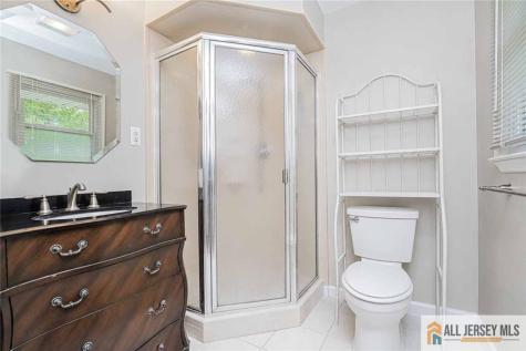 27 Woodmere Road North Brunswick NJ 08902