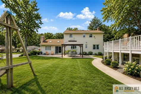 27 Woodmere Road North Brunswick NJ 08902