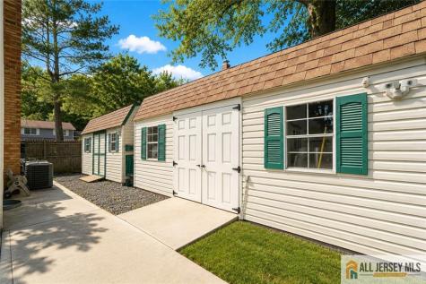 27 Woodmere Road North Brunswick NJ 08902