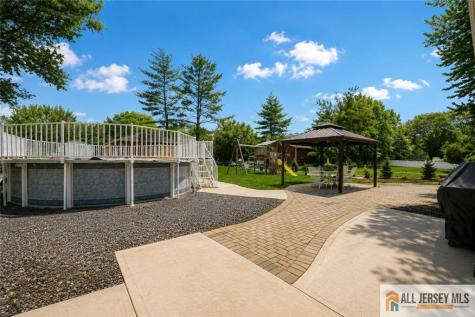 27 Woodmere Road North Brunswick NJ 08902