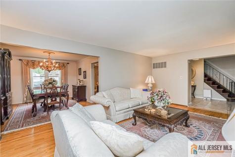 27 Woodmere Road North Brunswick NJ 08902