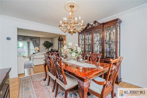 27 Woodmere Road North Brunswick NJ 08902