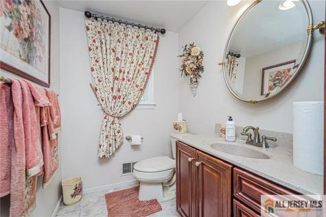 27 Woodmere Road North Brunswick NJ 08902
