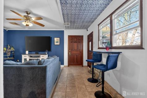 77 W Arthur Place Iselin NJ 08830