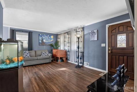 77 W Arthur Place Iselin NJ 08830